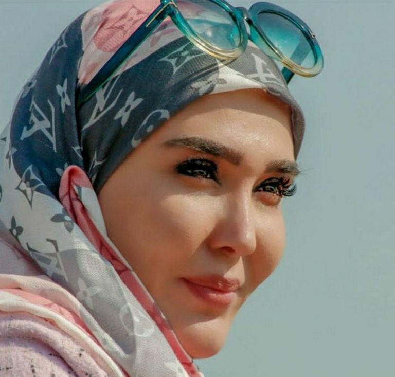 الفنانة الإيرانية زهرة فكور صبور