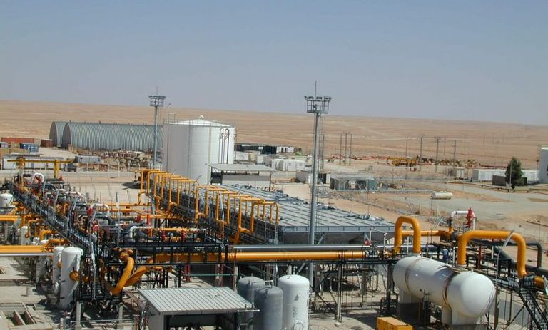 حقل غازي جنوبي الجزائر - أرشيفية علما الجزائر والاتحاد الأوروبي - أرشيفية