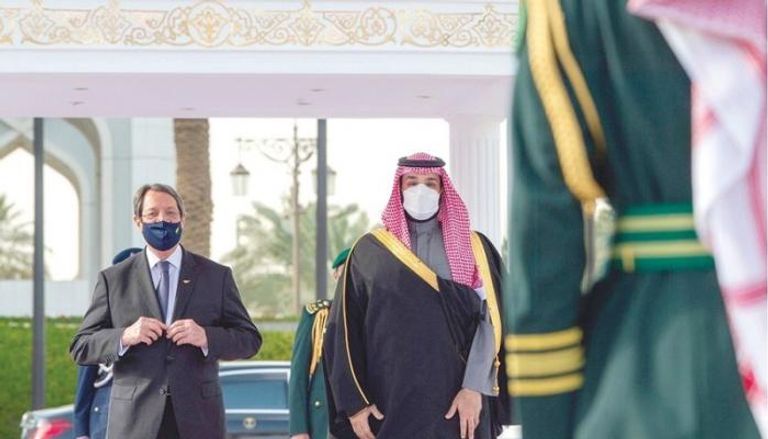 ولي العهد السعودي يستقبل الرئيس القبرصي