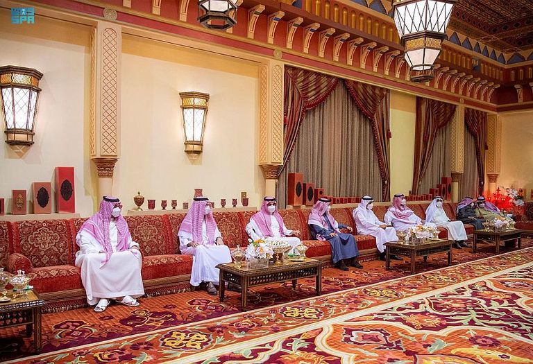 العاهل السعودي الملك سلمان بن عبدالعزيز آل سعود وملك البحرين حمد بن عيسى آل خليفة