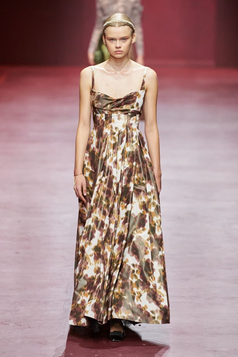 عرض ديور لمجموعة خريف وشتاء 2022 - 2023