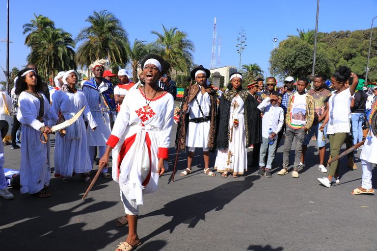 جانب من الحشود الإثيوبية في ذكرى معركة 