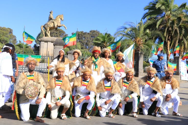 جانب من الحشود الإثيوبية في ذكرى معركة 