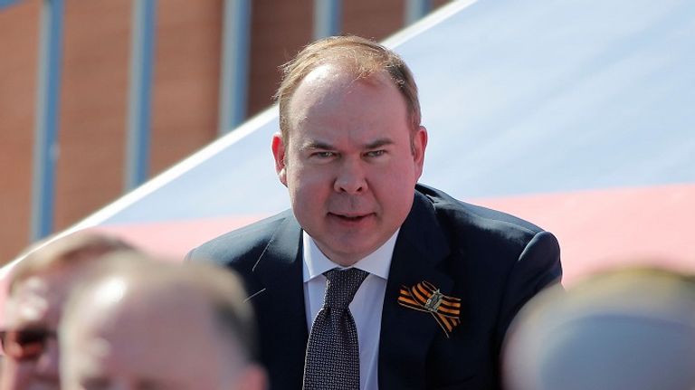 رجال حول بوتين