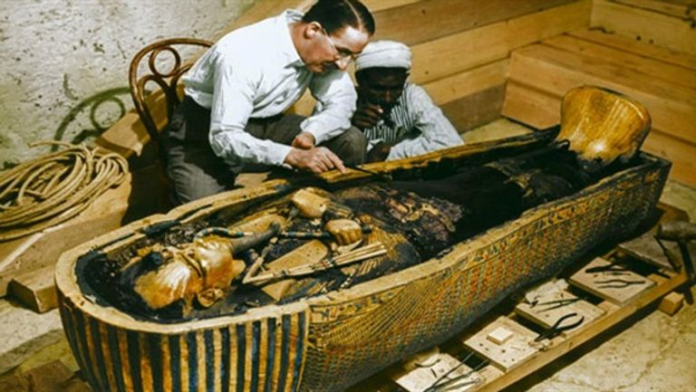 اكتشاف مقبرة الملك توت كان في أوائل القرن العشرين خنجر توت عنخ آمون كان محورا للعديد من الدراسات