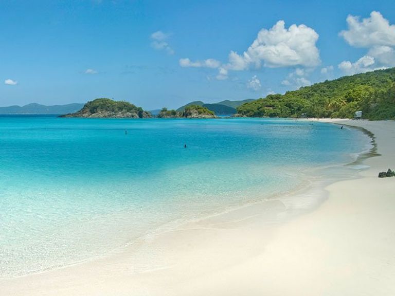 شاطئ Trunk Bay Beach  شاطئ Grace Bay Beach