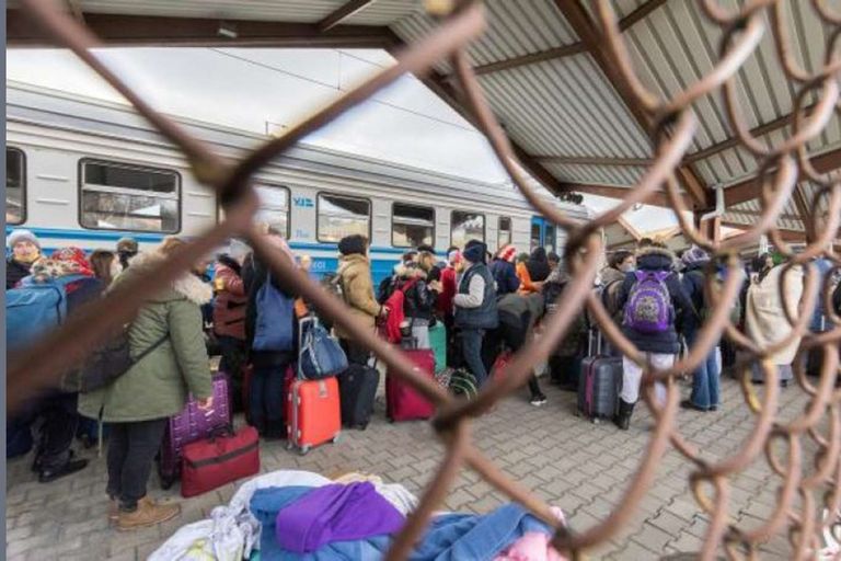 آليات عسكرية روسية تواصل تقدمها داخل أوكرانيا - أرشيفية