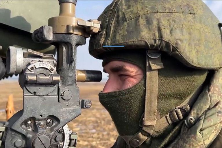 جندي روسي في شمال خاركييف إحدى الوثائق التي تركها الجنود الروس - إنسايدر