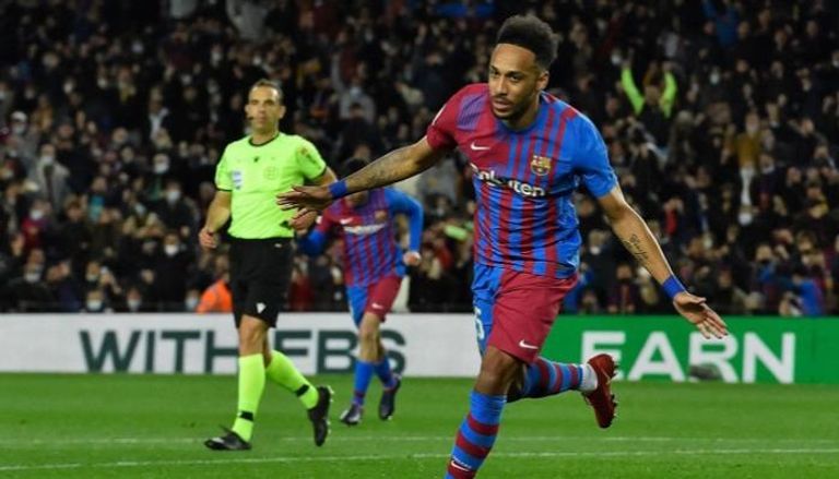 بيير أوباميانج بقميص برشلونة بيير أوباميانج يتألق مع برشلونة