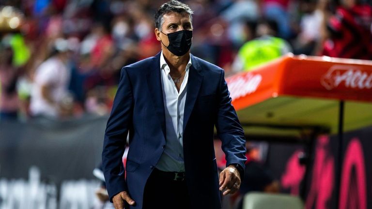 روبرتو سيبولدي مدرب الأهلي السعودي الجديد بيسينك هاسي مدرب الأهلي السعودي