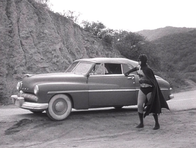 سيارة الوطواط في أحدث أفلامه من بطولة 