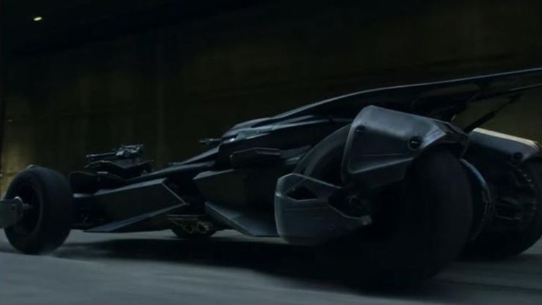 سيارة الوطواط في أحدث أفلامه من بطولة 