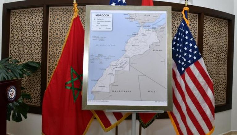 علما المغرب وأمريكا تتوسطهما خريطة المملكة - أرشيفية