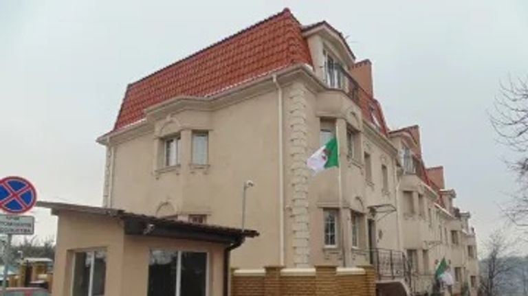 سفارة الجزائر في أوكرانيا - أرشيفية علم سفارة الجزائر في أوكرانيا - أرشيفية