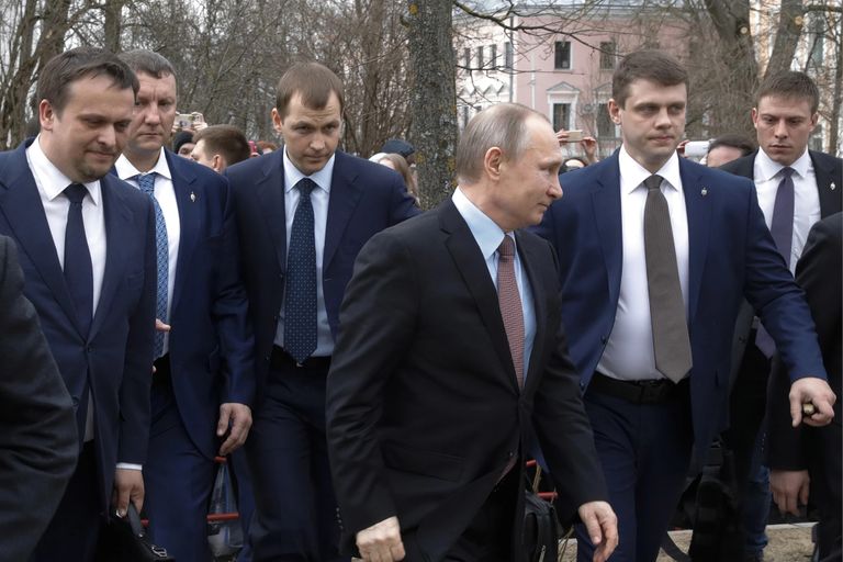 الرئيس بوتين بين حرسه الشخصي