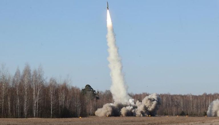 إطلاق صاروخ توتشكا خلال تدريبات روسية