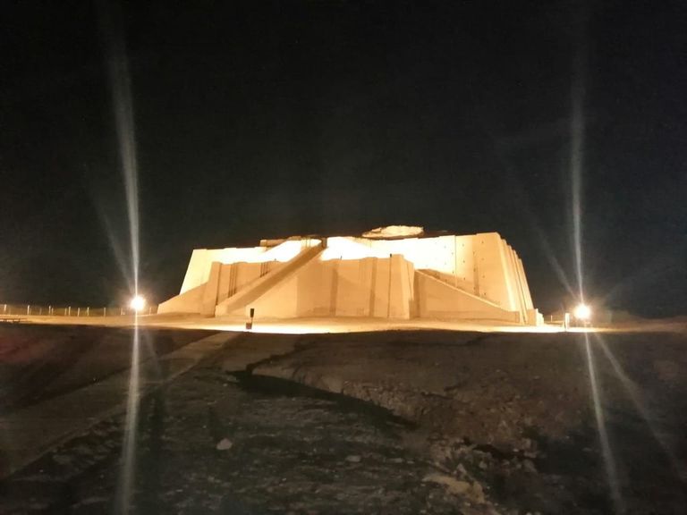 ممرات خشبية عند مدينة أور الأثرية