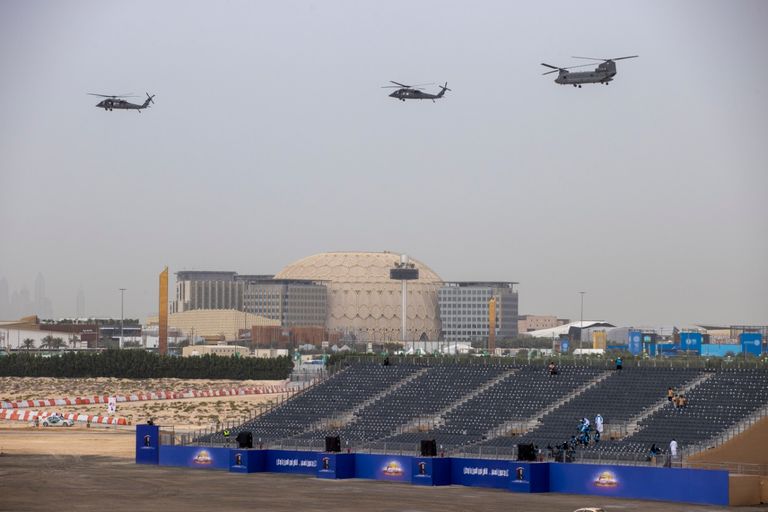  العرض العسكري 