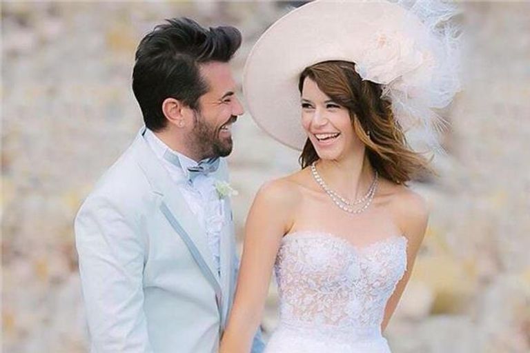 النجمة التركية بيرين سات