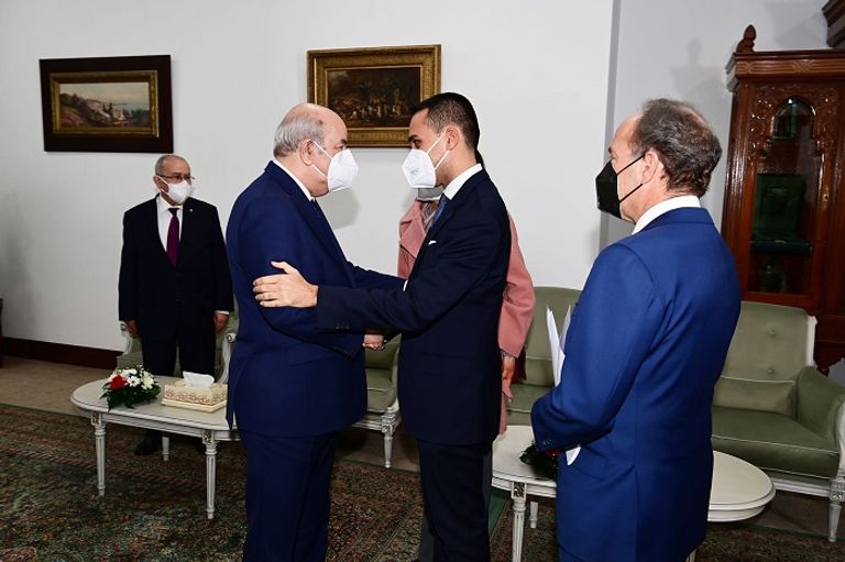 استقبال الرئيس الجزائري لوزير الخارجية الإيطالي حقل غازي جنوبي الجزائر - أرشيفية