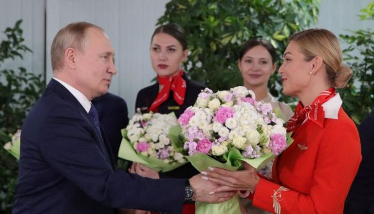 لقاء بوتين مع نساء روسيات قبيل اليوم العالمي للمرأة