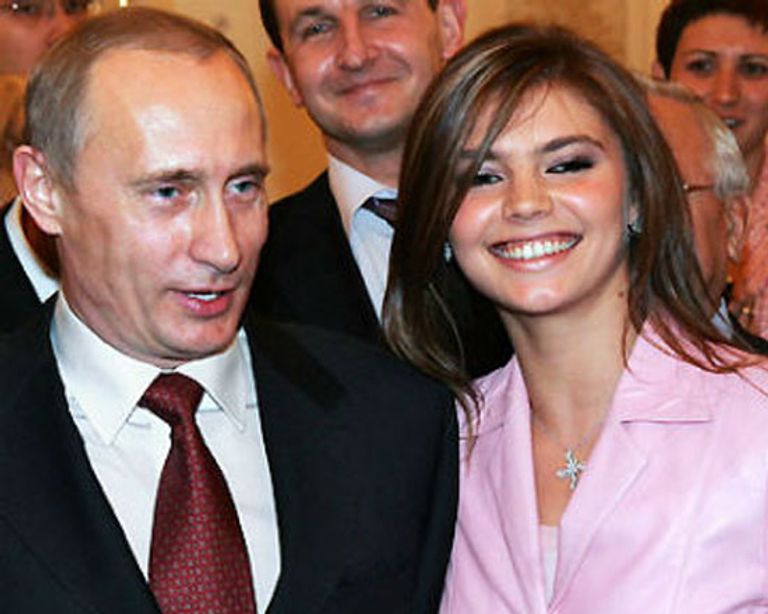 الرئيس الروسى مع لاعبة الجمباز الروسية ألينا كابيفا لقاء بوتين مع نساء روسيات قبيل اليوم العالمي للمرأة