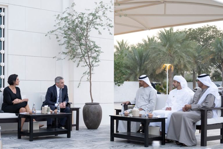 لقاء الشيخ محمد بن زايد آل نهيان ومستشار النمسا الشيخ محمد بن زايد آل نهيان يستقبل مستشار النمسا