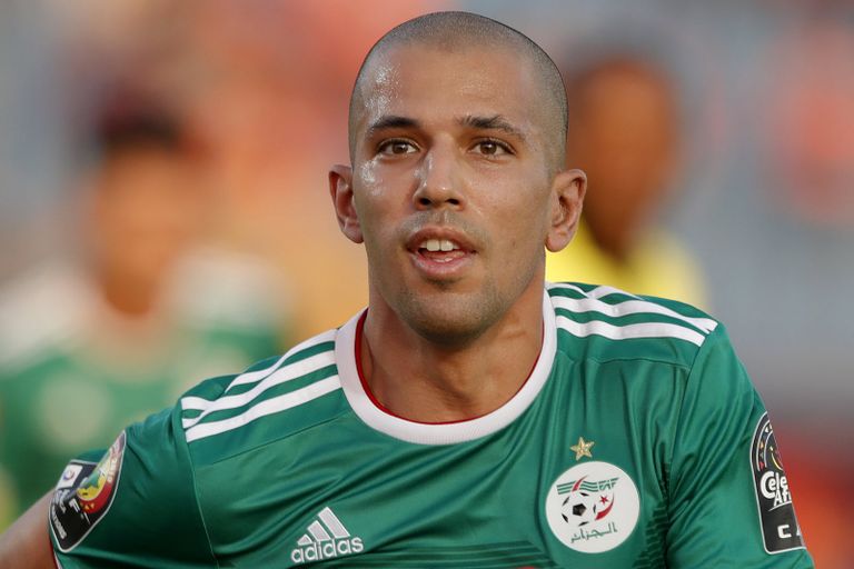 سفيان فيغولي نجم منتخب الجزائر سفيان فيغولي نجم جالطة سراي