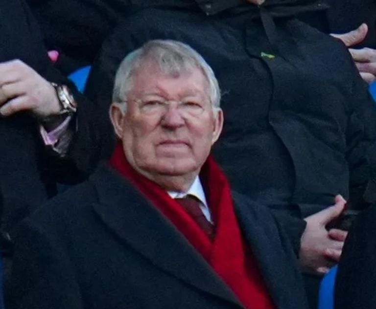 غضب فيرجسون في ديربي مانشستر السير أليكس فيرجسون مدرب مانشستر يونايتد الأسطوري