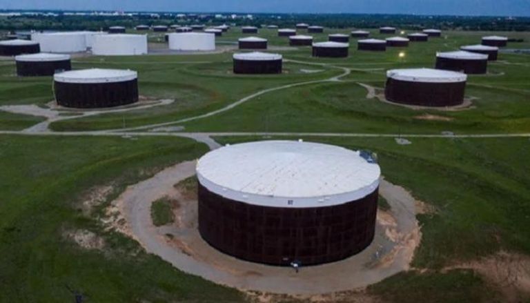 خزانات لاحتياطي النفط الأمريكي في كاشينغ بأوكلاهوما - أ ف ب