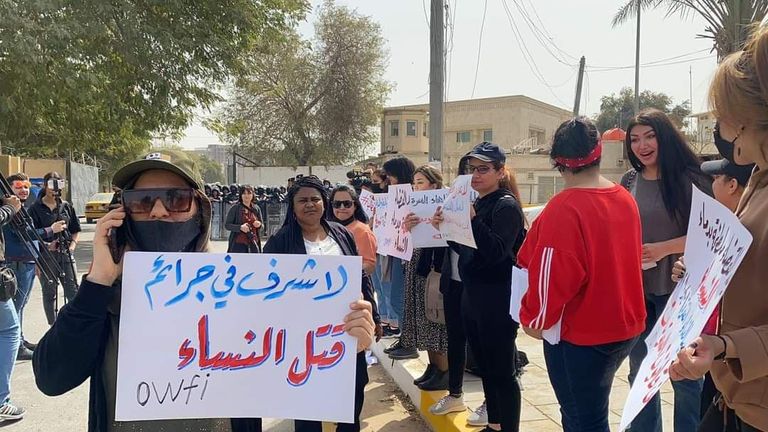 وقفة احتجاجية لناشطات أمام المحكمة الاتحادية وسط بغداد