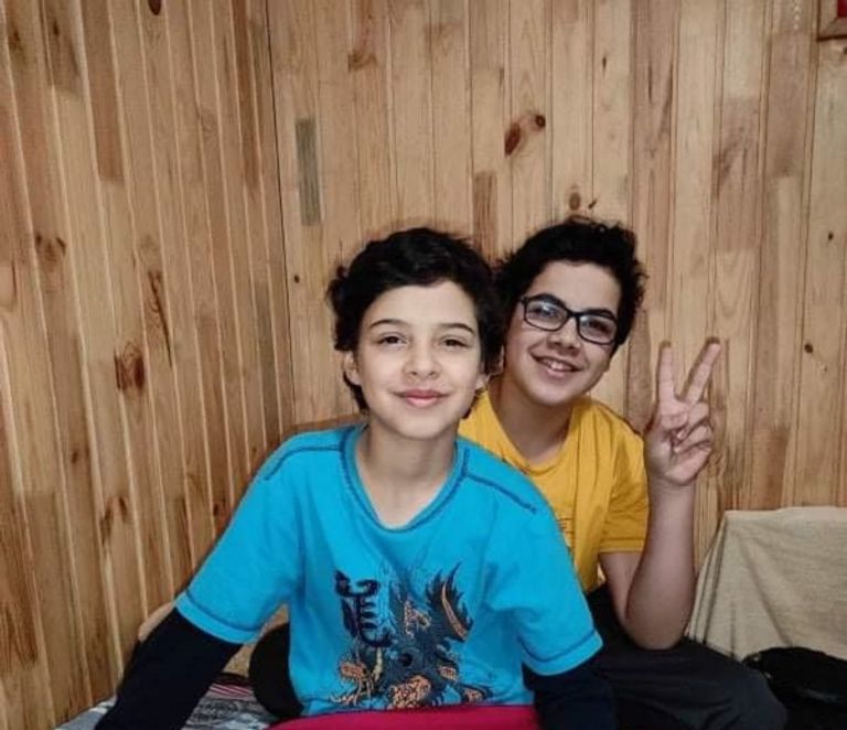 الطفلان كريم وأمير الطفلان كريم وأمير في أحد شوارع أوكرانيا