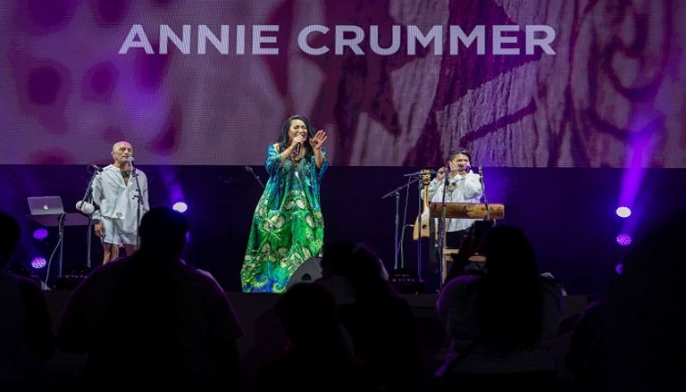 المغنية النيوزيلندية آني كرومر