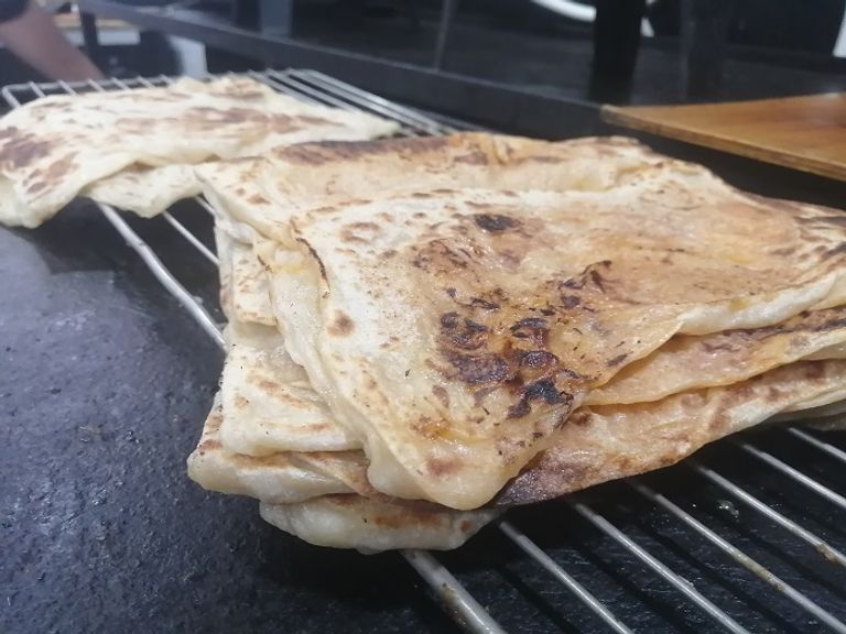 محل سيدة جزائرية لبيع الخبز التقليدي في العاصمة محل سيدة جزائرية لبيع الخبز التقليدي في العاصمة