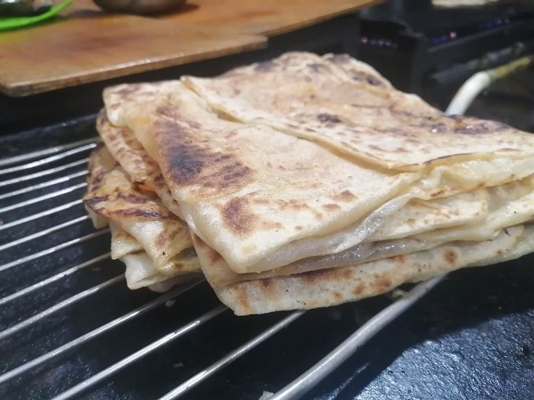 محل سيدة جزائرية لبيع الخبز التقليدي في العاصمة محل سيدة جزائرية لبيع الخبز التقليدي في العاصمة