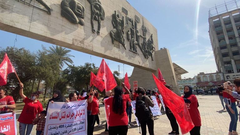 نساء العراق يحتفلن في عيدهن العالمي وسط بغداد