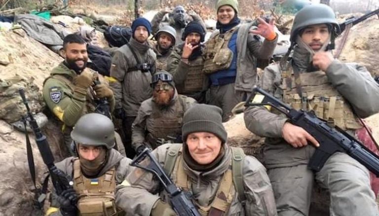 جنود في الفيلق الدولي للدفاع عن أوكرانيا