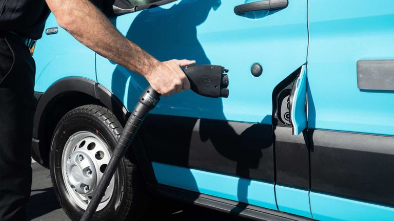 سيارة DocGo سيارة إسعاف DocGo الكهربائية