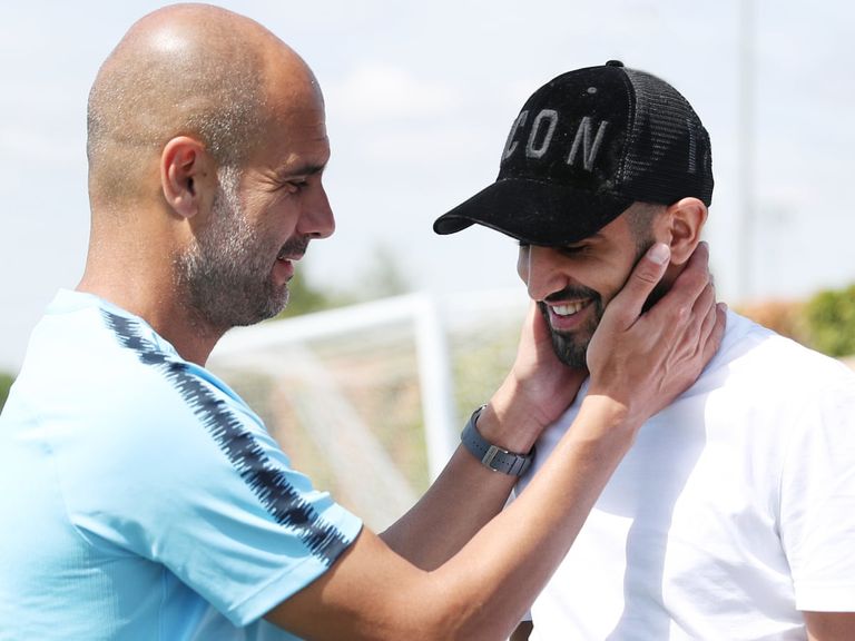 جوارديولا ومحرز رياض محرز نجم فريق مانشستر سيتي