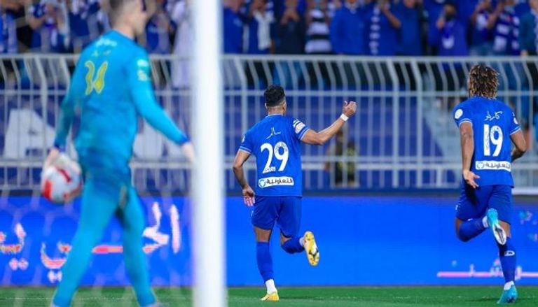 ما هو موعد مباراة الهلال والرائد؟