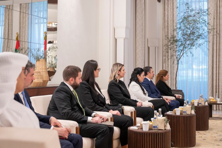 جانب من لقاء ولي عهد أبوظبي ورئيس وزراء ألبانيا