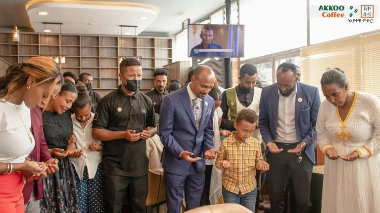استقبال 150 مكفوفا  في مقهى بأديس أبابا