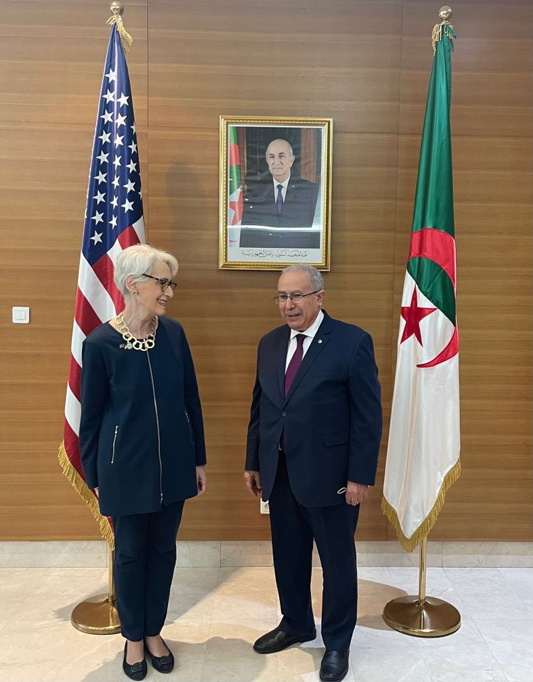 لقاء وزير الخارجية الجزائري بنائبة وزير الخارجية الأمريكي