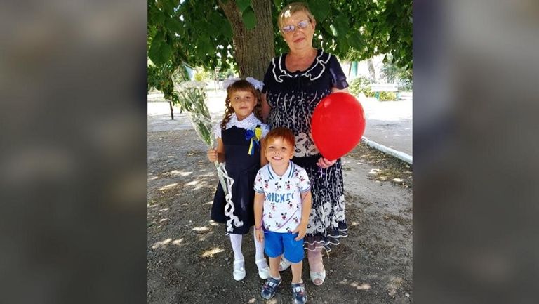 نازحون أوكرانيون يحاولون الهرب من القصف- الفرنسية