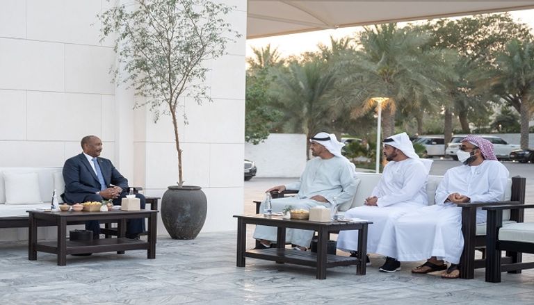 الشيخ محمد بن زايد آل نهيان والفريق أول عبد الفتاح البرهان