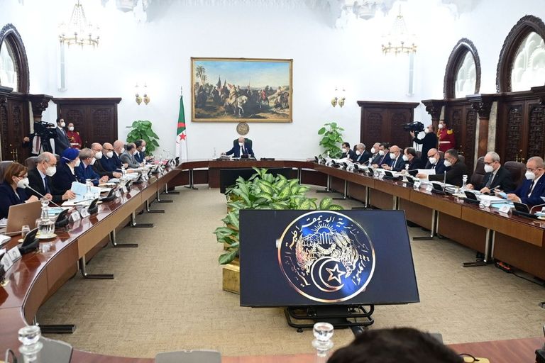 جانب من اجتماع مجلس الوزراء الجزائري جانب من اجتماع مجلس الوزراء الجزائري