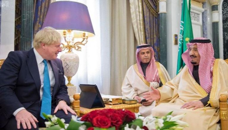 بوريس جونسون مع العاهل السعودي الملك سلمان بن عبد العزيز  - أرشيفية