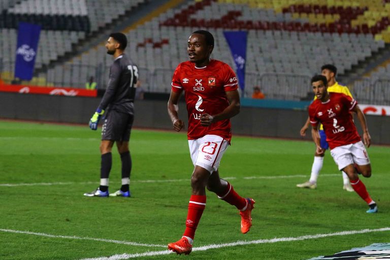 بيرسي تاو لاعب الأهلي المصري