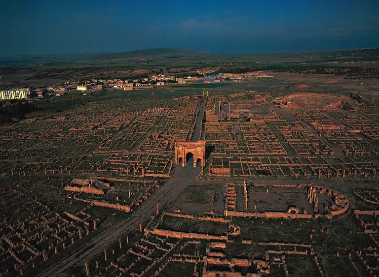 مدينة تيمقاد الأثرية في الجزائر - أرشيفية