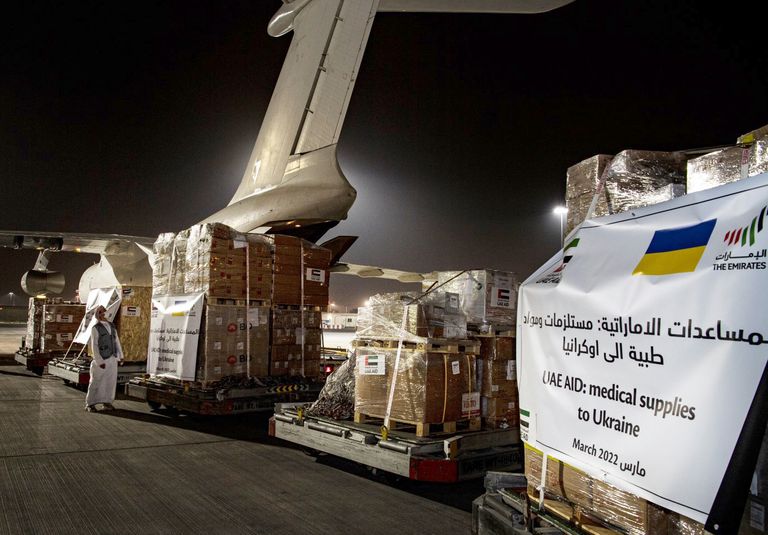 علم دولة الإمارات العربية المتحدة يرفرف عاليا - أرشيفية